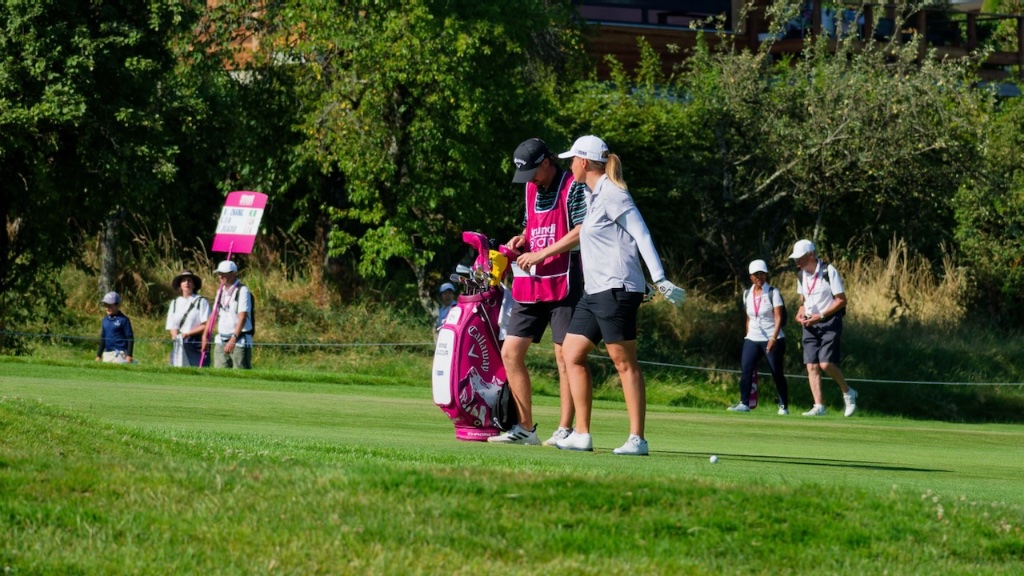 Discussion avec son caddie