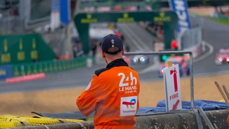 Commissaire en bord de piste