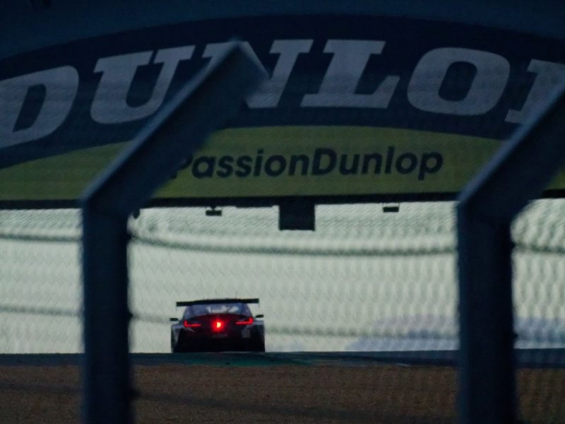 A l'entrée du Dunlop en début de soirée